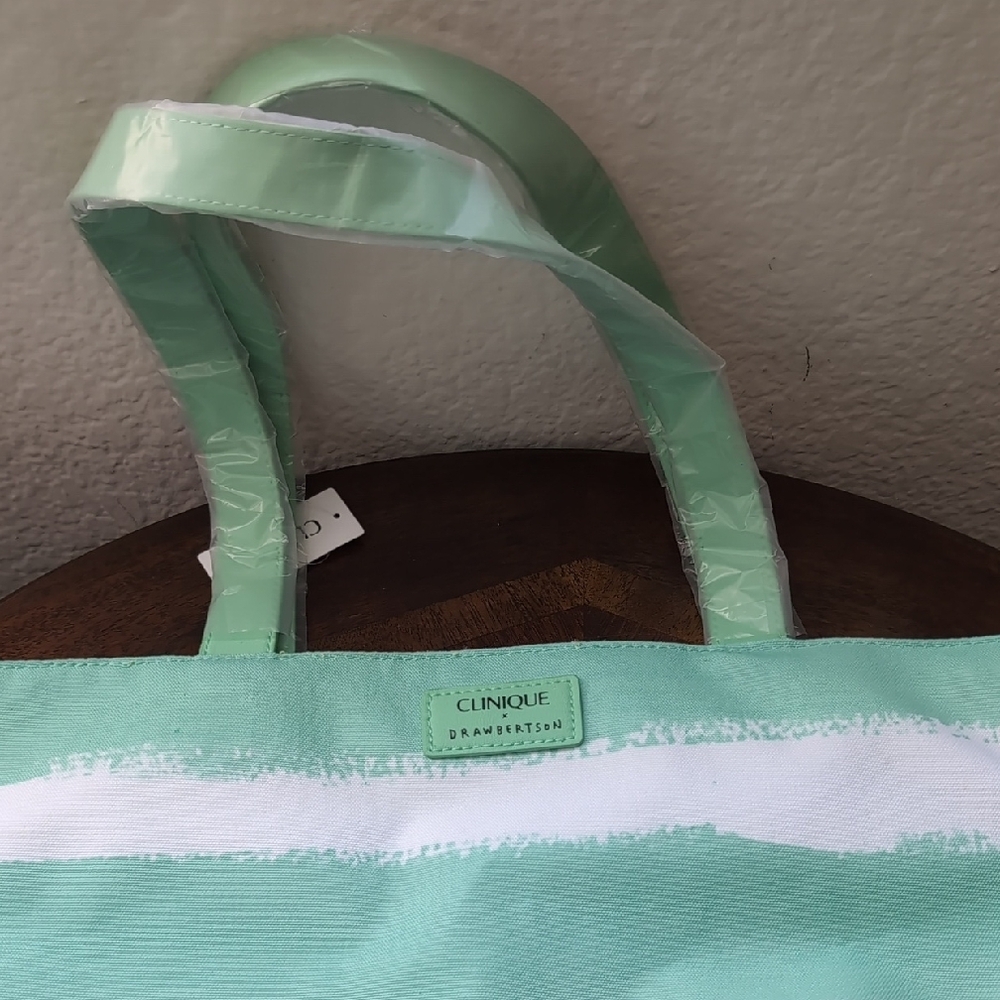 NWT Clinique x Drawbertson Mint Green and White Bag And Makeup Set - Picture 4 of 6